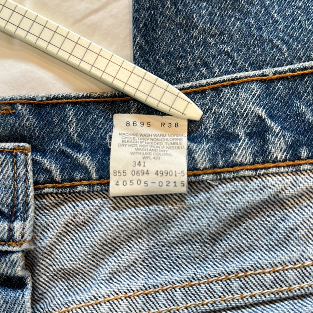 ‼️SOLD‼️ LEVI’s Vintage 505 Jeans - Picture 4 of 6